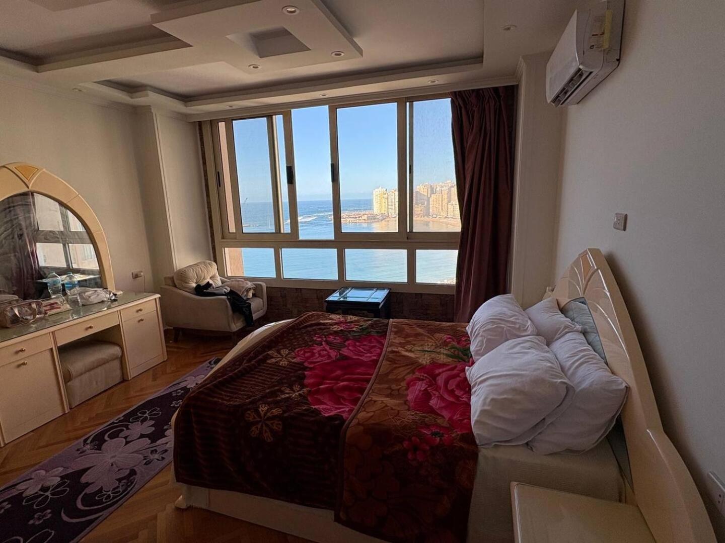Apartment Cozy Beachfront Apartments Alexandria