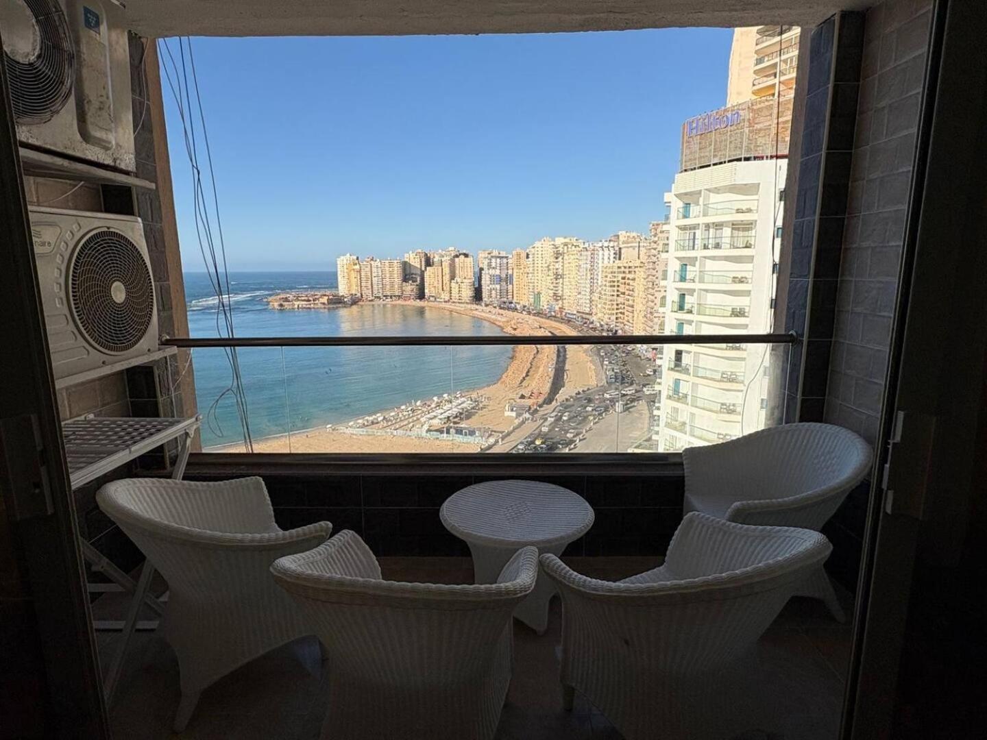 Cozy Beachfront Apartments Apartment
